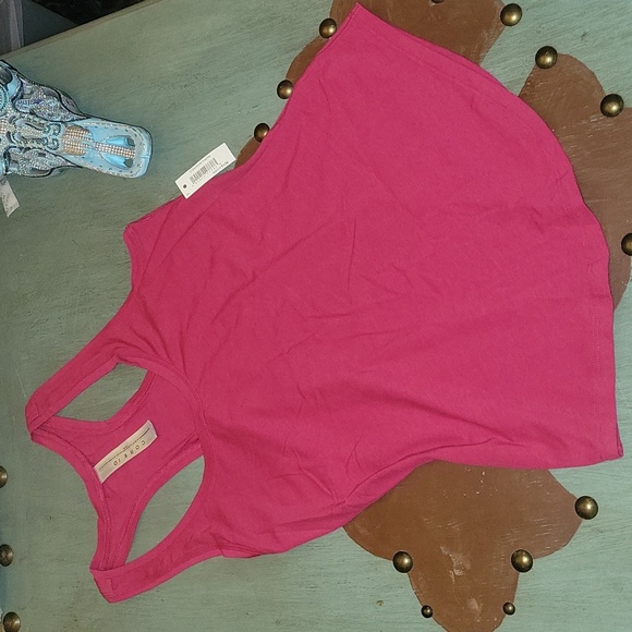 🆕️ Pink Tank - Picture 3 of 7